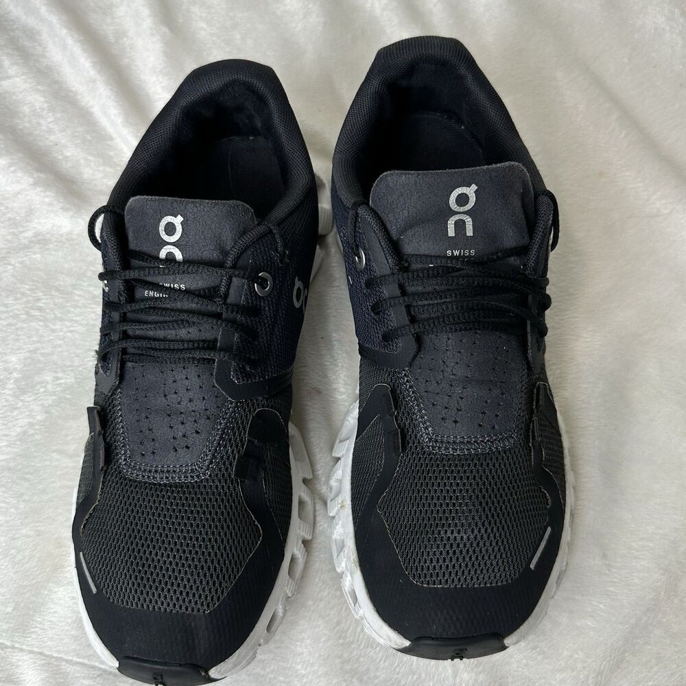 On Cloud 6 Sneakers Black White Womens 7 Running Athleisure Minimalist Comfort - Picture 7 of 16